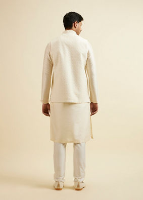alt message - Manyavar Men Warm White Sequinned Jaal Patterned Jacket image number 3